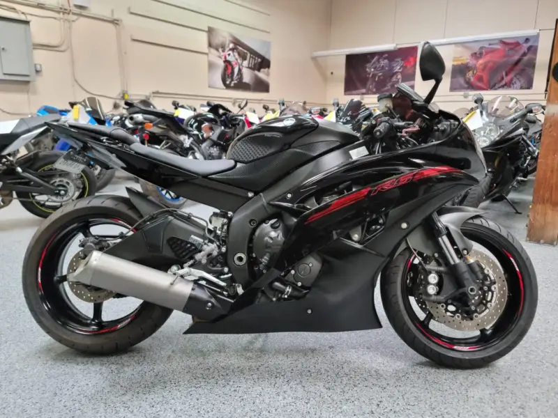 2015 Yamaha R6 RAVEN