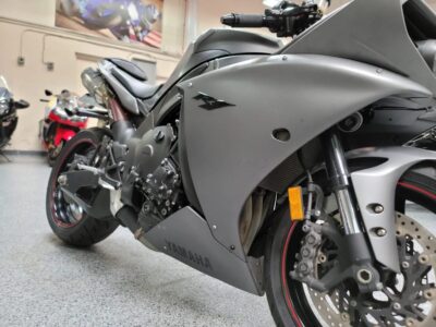 2013 Yamaha R1 Crossplane