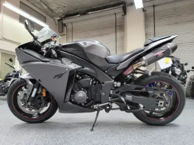 2013 Yamaha R1 Crossplane