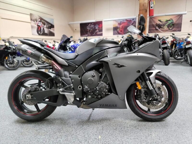 2013 Yamaha R1 Crossplane