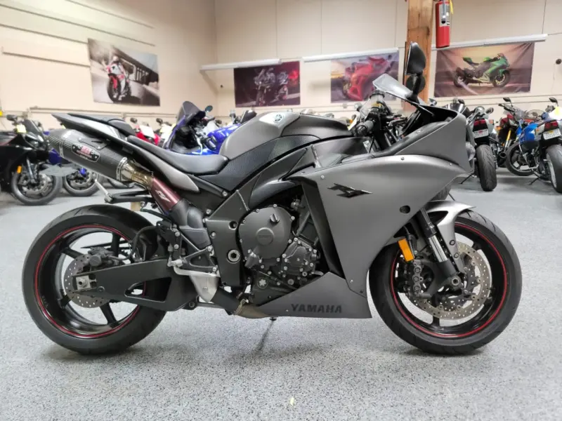 2013 Yamaha R1 Crossplane