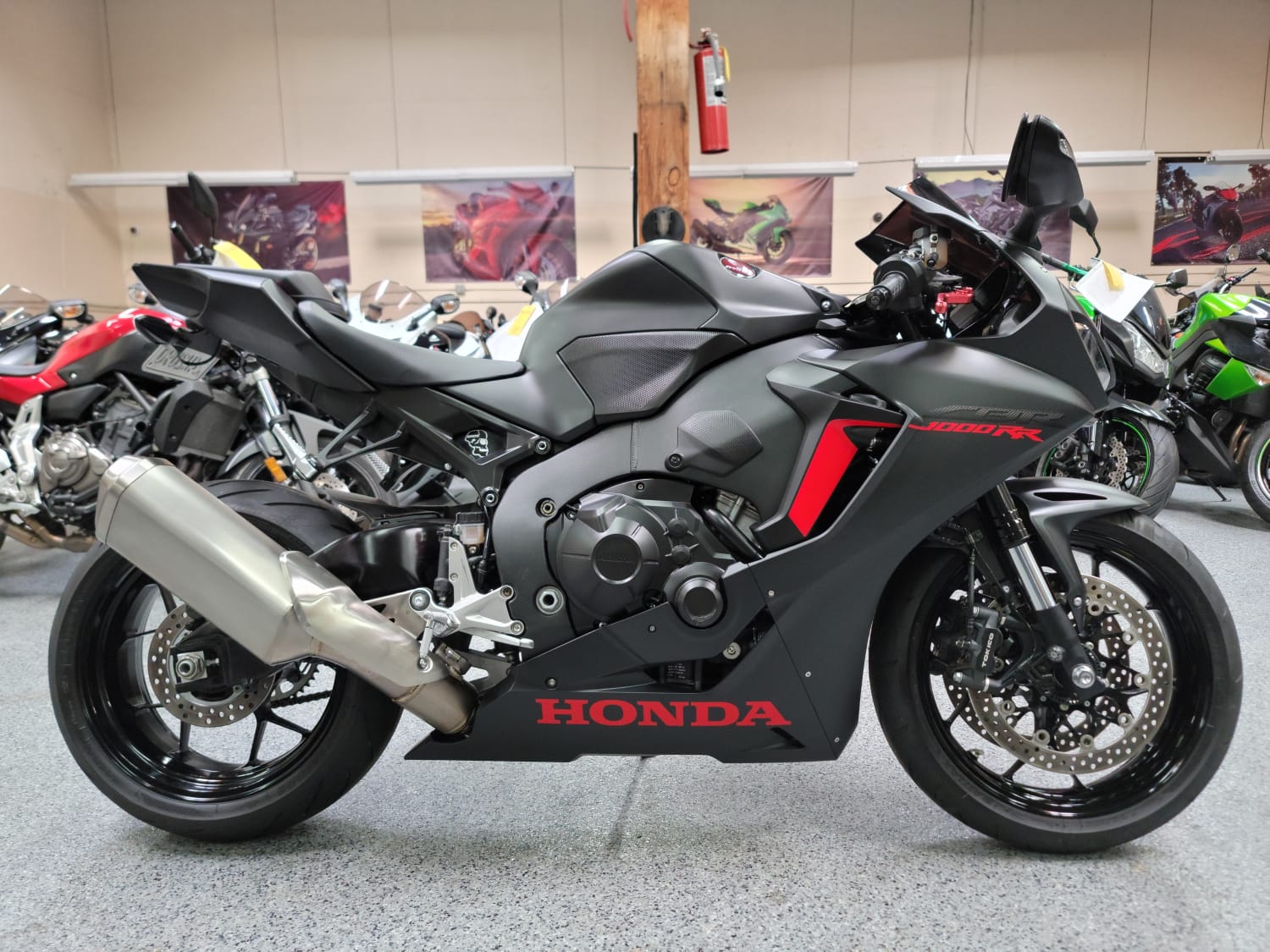 2018 HONDA CBR1000RR - AK Motors