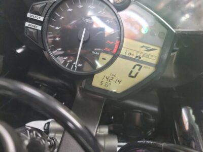2011 Yamaha R1 Crossplane Raven
