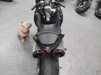 2011 Yamaha R1 Crossplane Raven