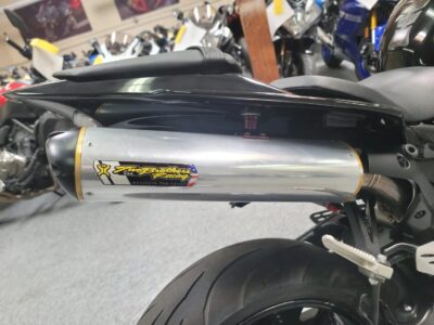 2011 Yamaha R1 Crossplane Raven