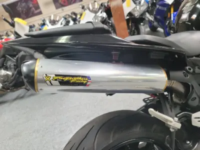 2011 Yamaha R1 Crossplane Raven