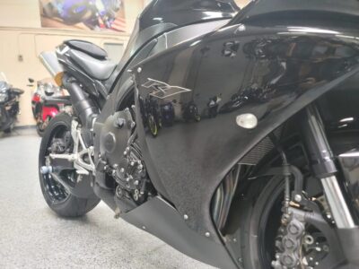 2011 Yamaha R1 Crossplane Raven