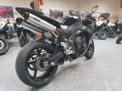 2011 Yamaha R1 Crossplane Raven
