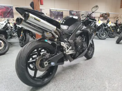 2011 Yamaha R1 Crossplane Raven