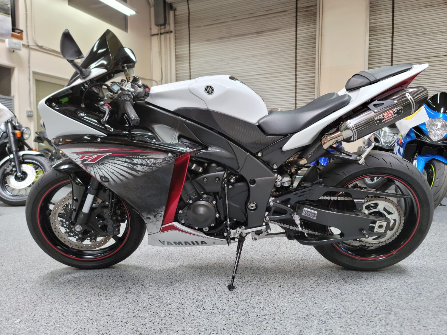 2012 Yamaha R1 Crossplane RAVEN EDITION - AK MotorsAK Motors