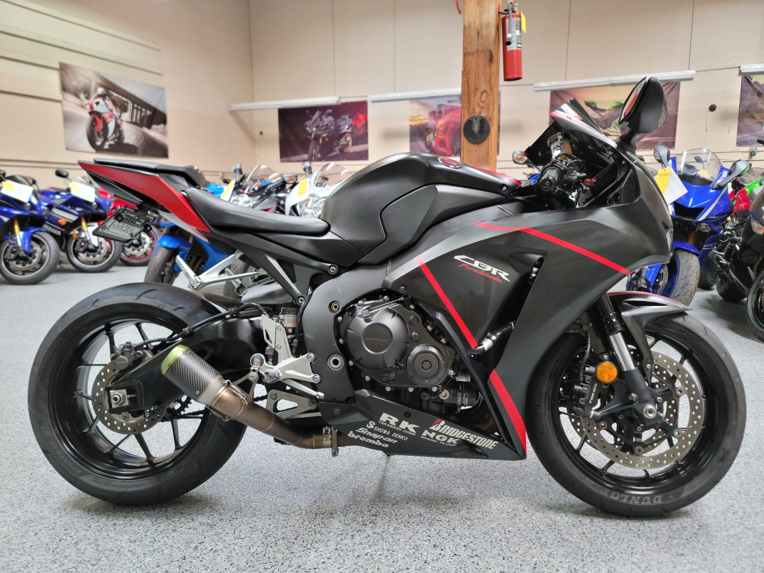 2016 HONDA CBR1000RR - AK Motors