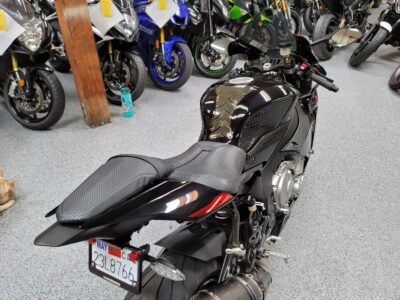 2015 Yamaha R1 RAVEN