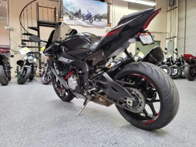 2015 Yamaha R1 RAVEN