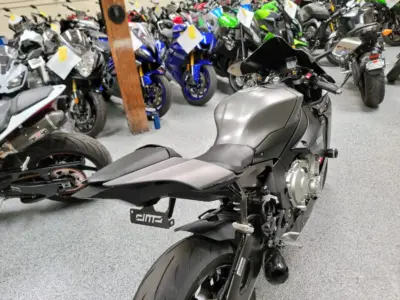 2016 Yamaha R1