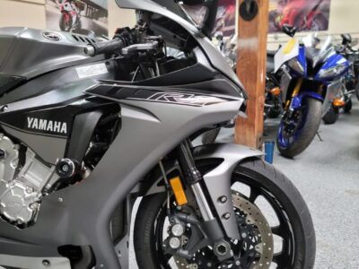 2016 Yamaha R1