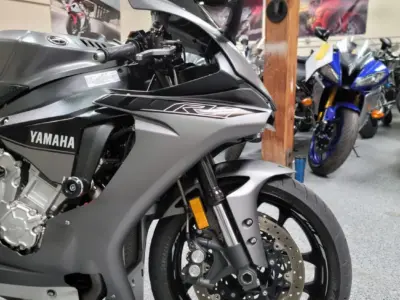 2016 Yamaha R1