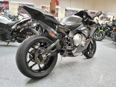 2016 Yamaha R1