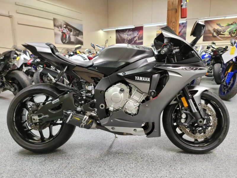 2016 Yamaha R1