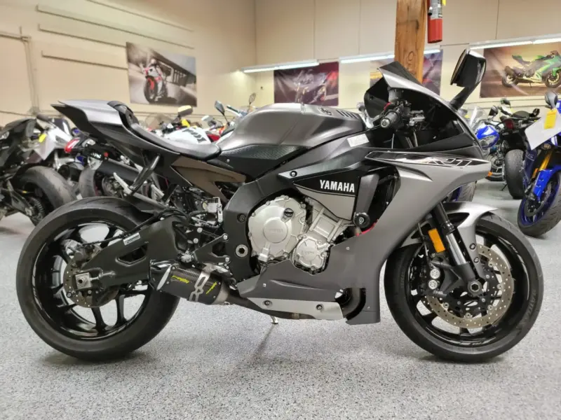 2016 Yamaha R1