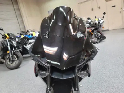 2015 Yamaha R1 RAVEN