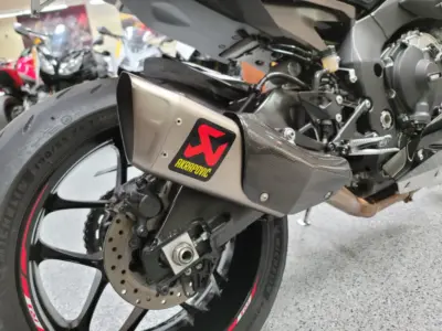 2015 Yamaha R1 RAVEN