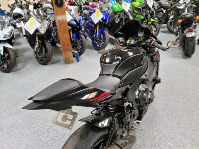 2015 Yamaha R1 RAVEN