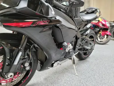 2015 Yamaha R1 RAVEN