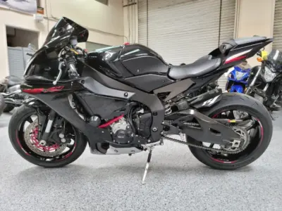 2015 Yamaha R1 RAVEN