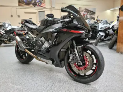 2015 Yamaha R1 RAVEN