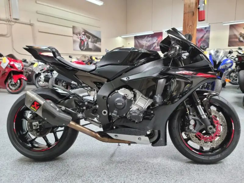 2015 Yamaha R1 RAVEN