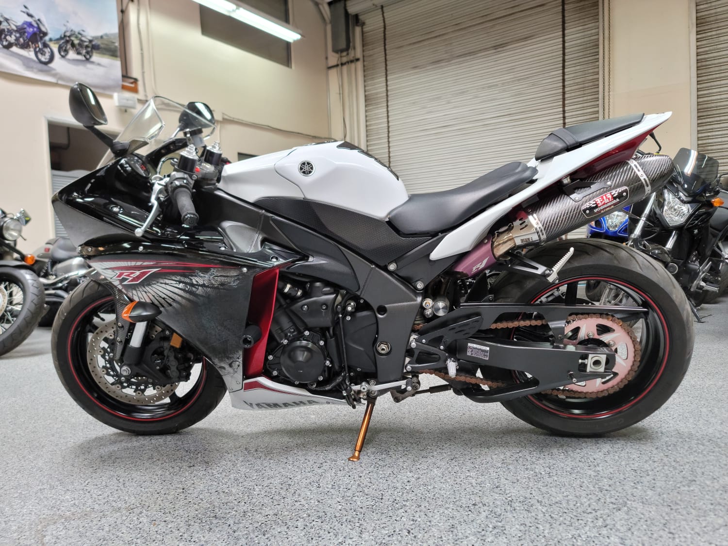 2012 Yamaha R1 Crossplane RAVEN - AK Motors