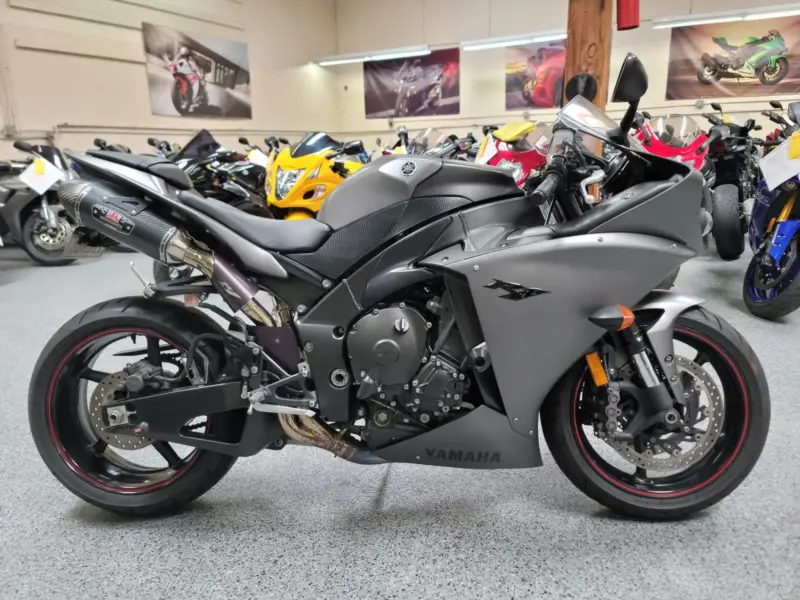 2013 Yamaha R1 Crossplane