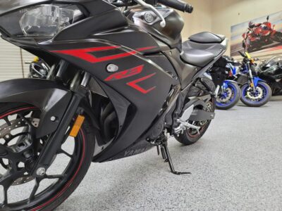 2017 Yamaha R3