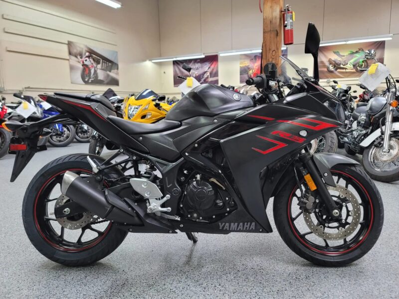 2017 Yamaha R3