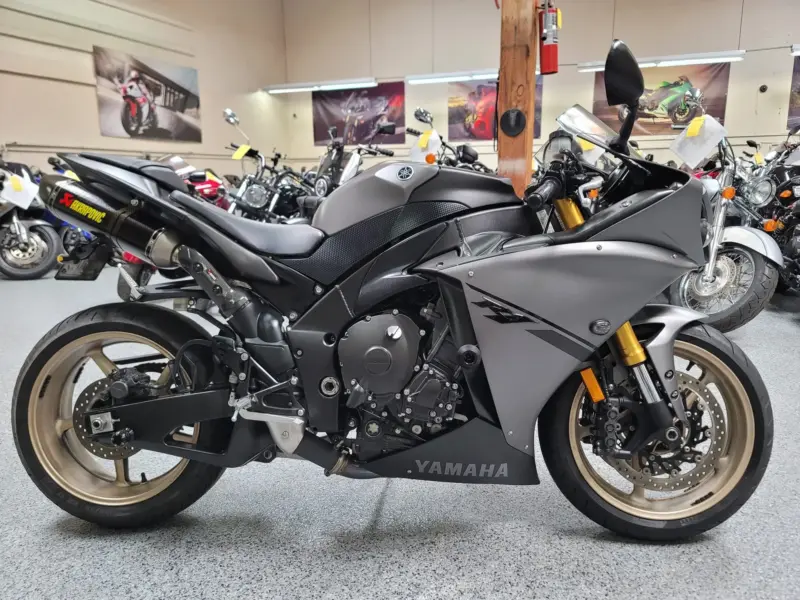 2014 Yamaha R1 Crossplane