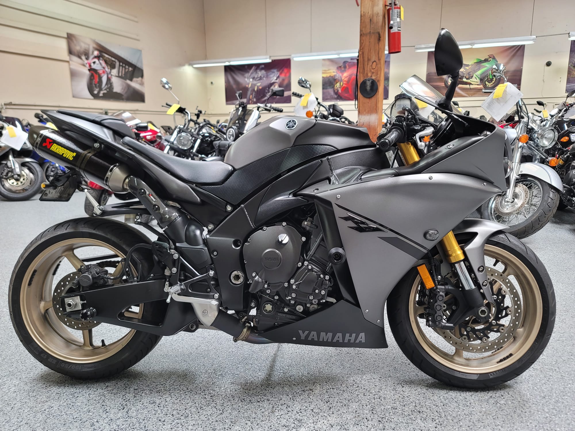 2014 Yamaha R1 Crossplane - AK Motors