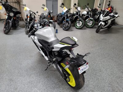 2017 Yamaha R6 PEARL WHITE