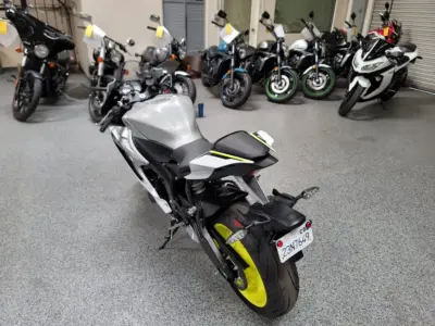 2017 Yamaha R6 PEARL WHITE