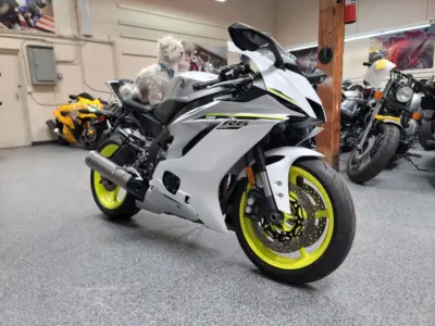 2017 Yamaha R6 PEARL WHITE