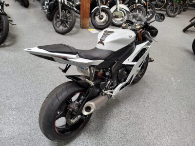 2015 Yamaha R6 Pearl White