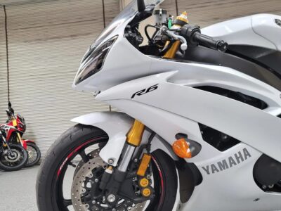 2015 Yamaha R6 Pearl White