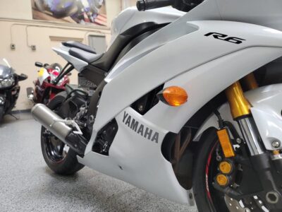 2015 Yamaha R6 Pearl White