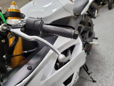 2015 Yamaha R6 Pearl White