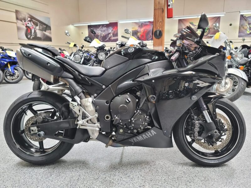 2010 Yamaha R1