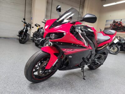 2013 Yamaha R1 RAVEN