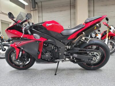 2013 Yamaha R1 RAVEN