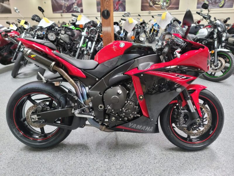 2013 Yamaha R1 RAVEN