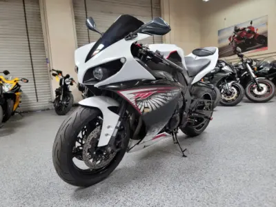 2012 Yamaha R1 RAVEN