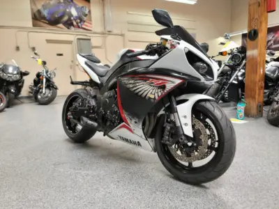 2012 Yamaha R1 RAVEN