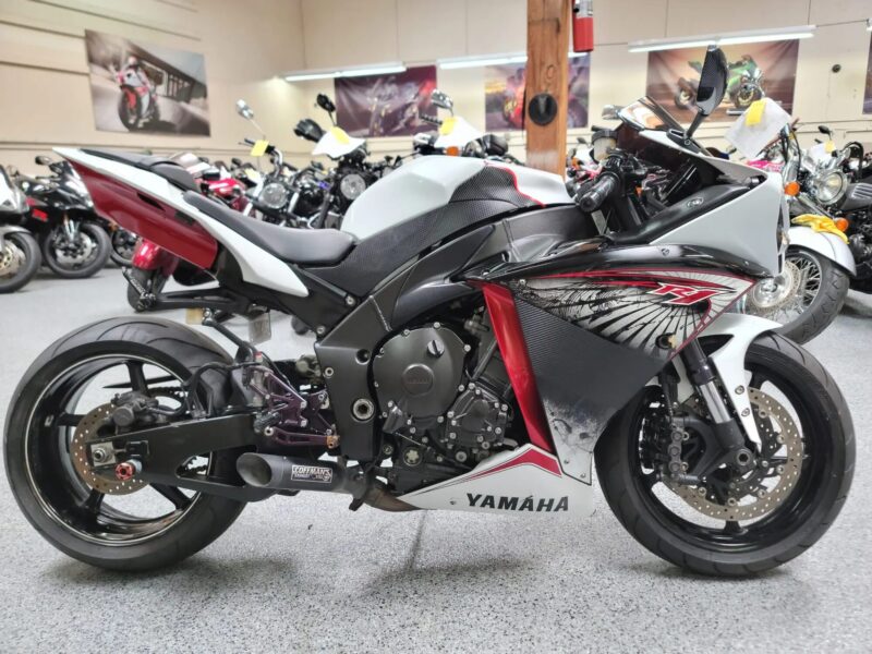 2012 Yamaha R1 RAVEN